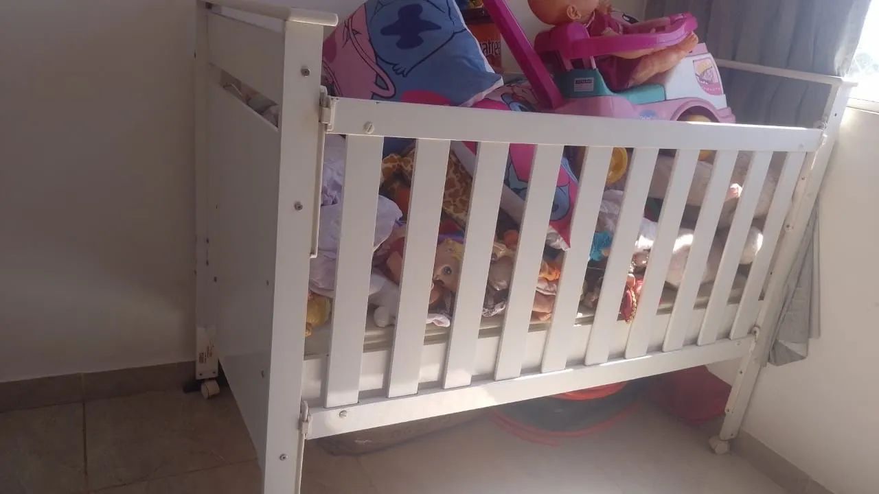 Berço e bebê conforto 