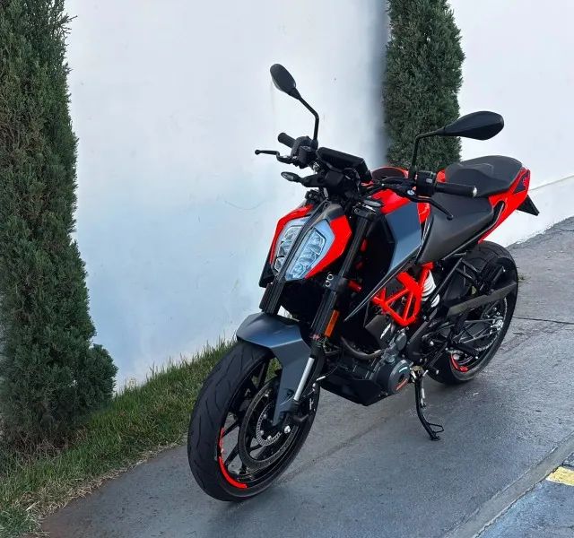 KTM DUKE 390  2024 - Foto 4