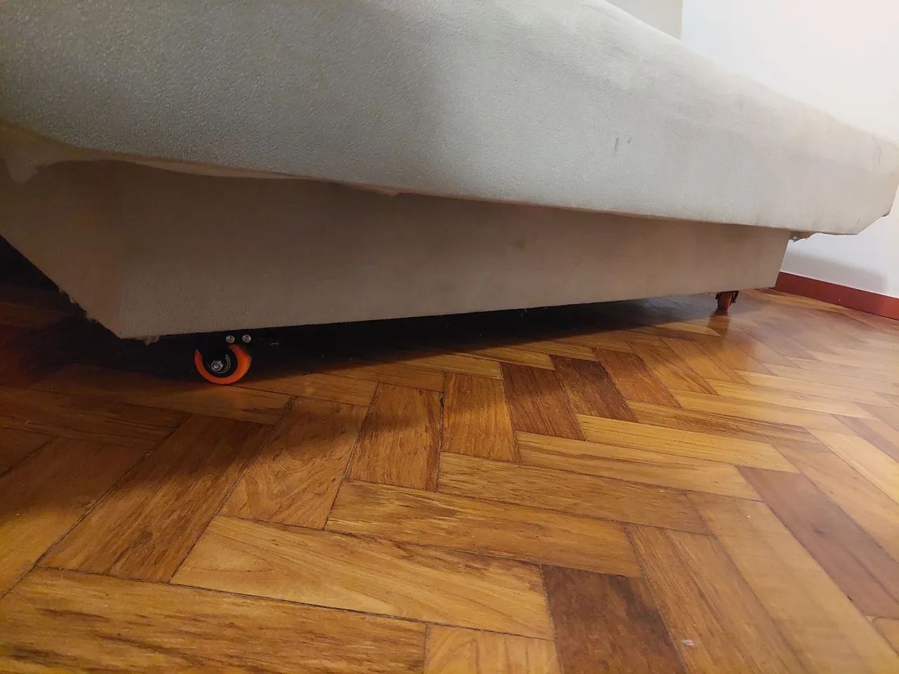 sofá cama 3 lugares com rodinha - Foto 3