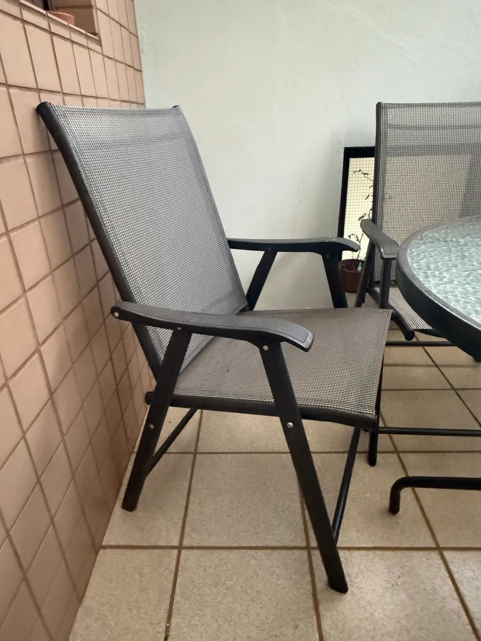 Mesa externa com 4 cadeiras  (ótimo estado) - Foto 3