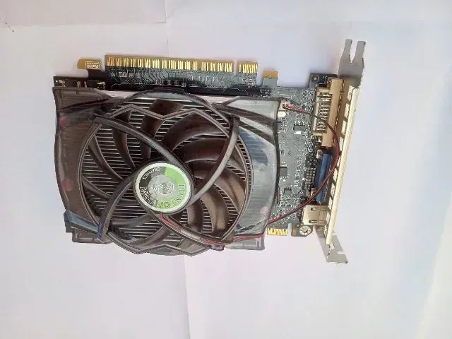 Placa de Vídeo- Geforce GTS 450 2GB DDR3
