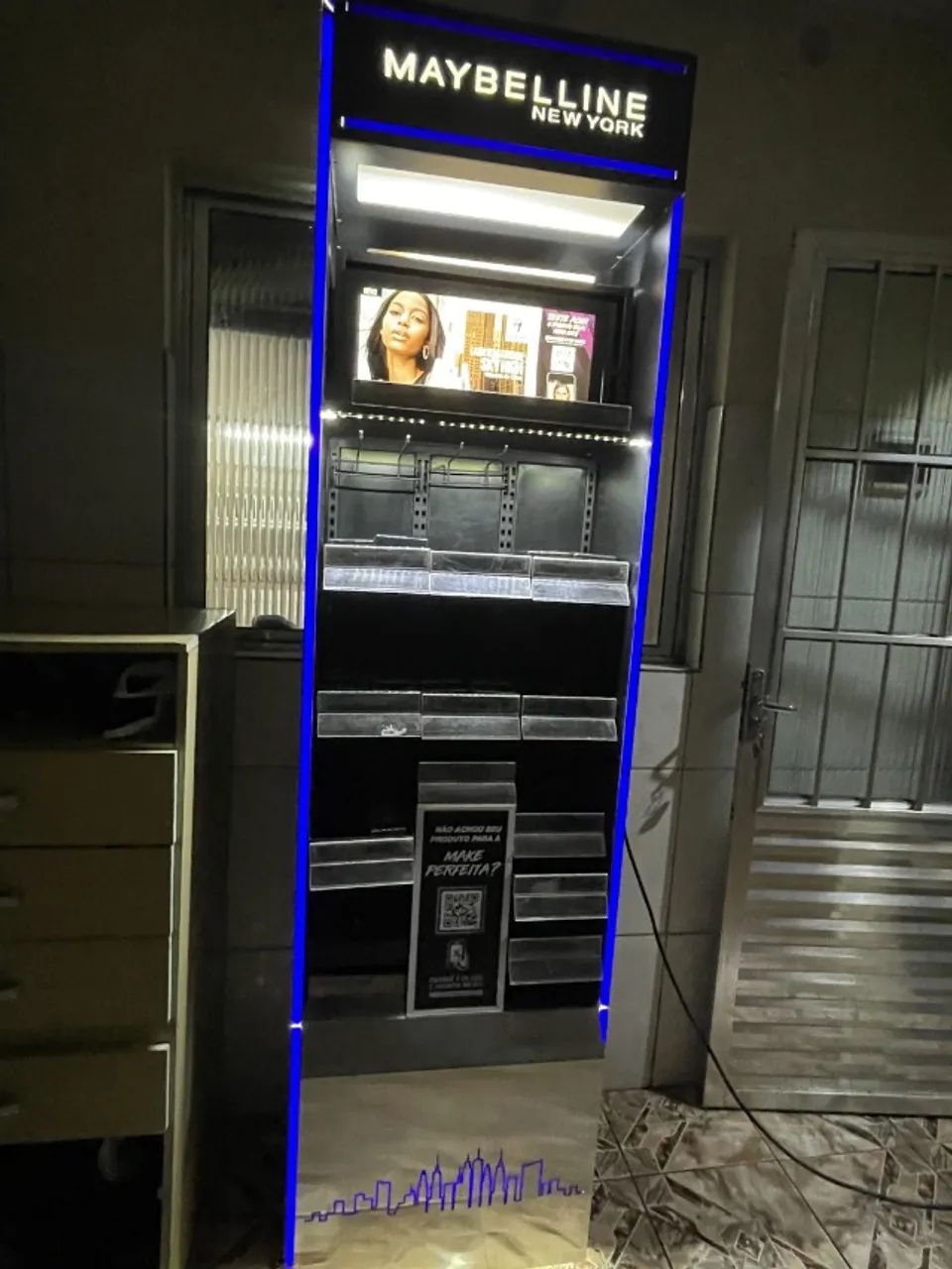 Vende-se balcão expositor com iluminação de led  - Foto 4