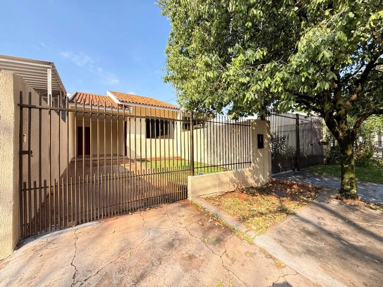 Casa para alugar em Maringá, Jardim Alvorada, com 3 quartos, com 100 m²