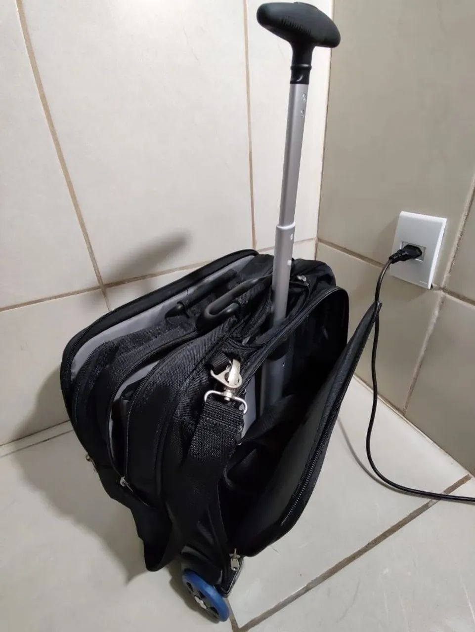 Vendo Contour Maleta com Rodinhas Executiva  - Foto 3