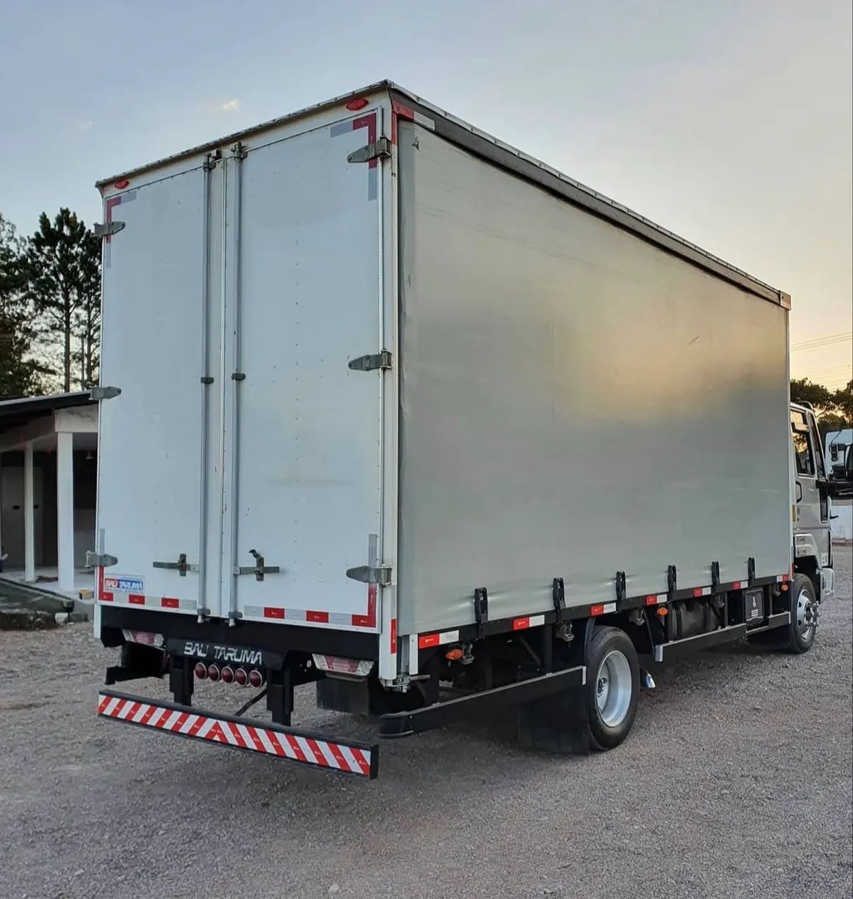Ford Cargo 712  Baú Sider    - Foto 3