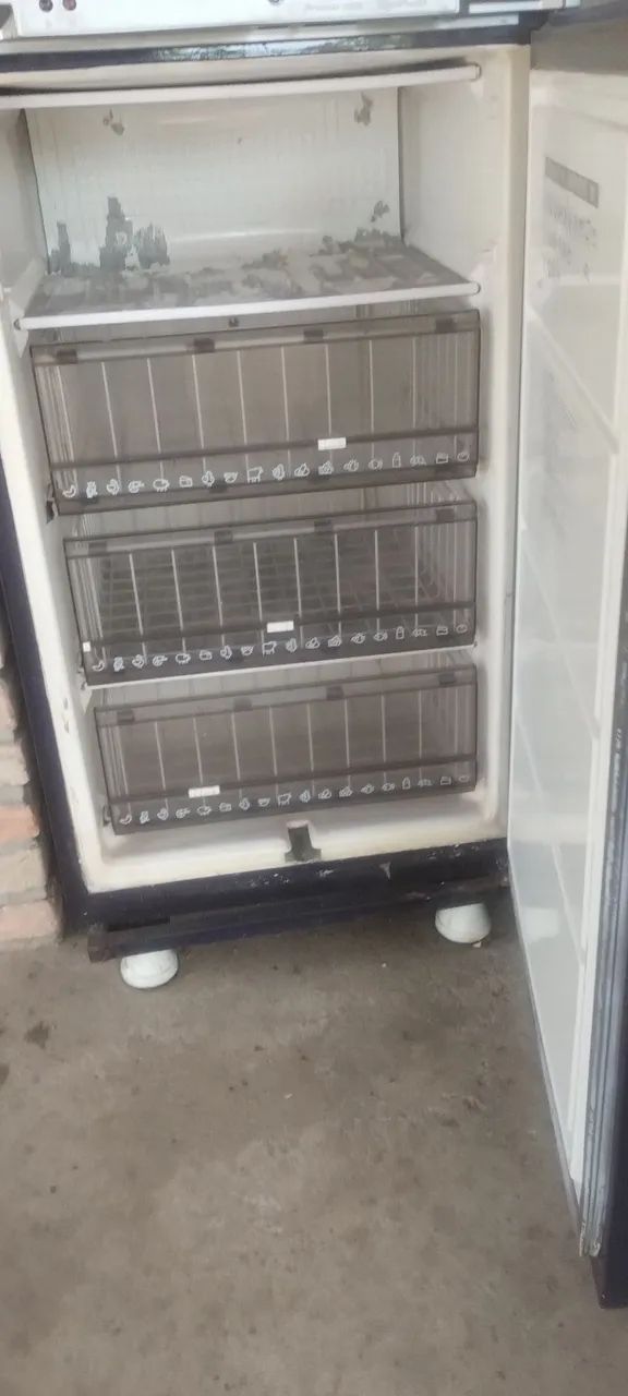 Vendo freezer vertical  - Foto 3