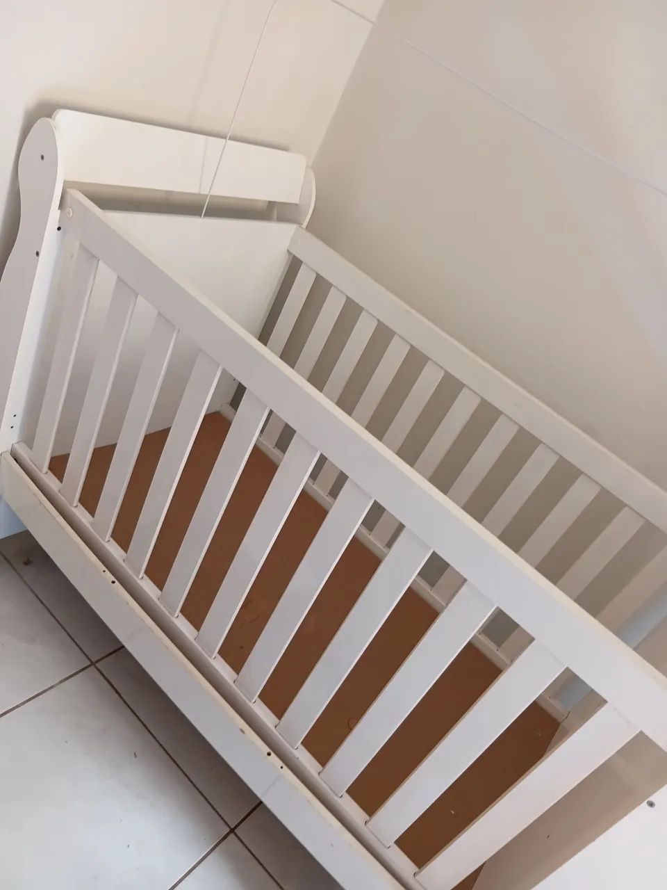 Berço cor branco em otimo estado
