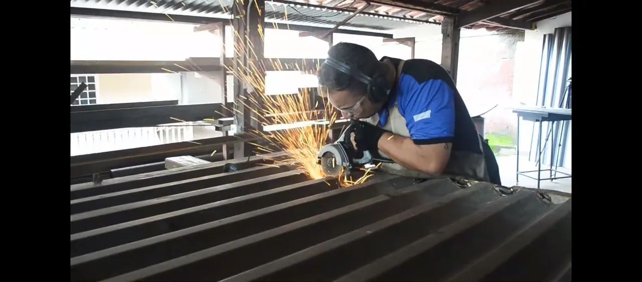 Pintura e reforma de portões de ferro  - Foto 2