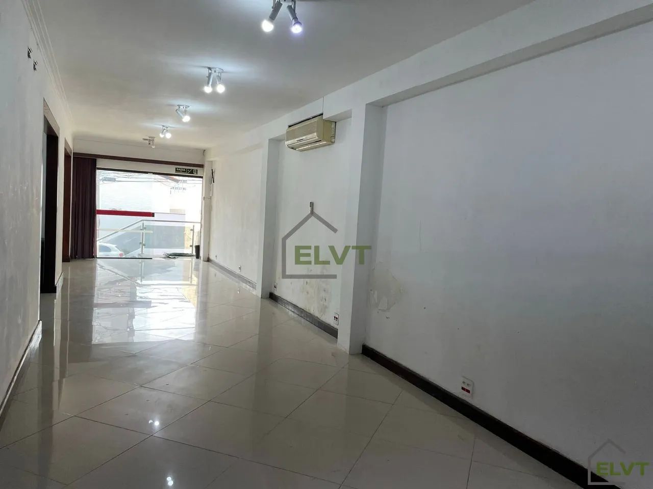 Casa Comercial para Alugar no Centro de Osasco | 6 Quartos e 4 Vagas.