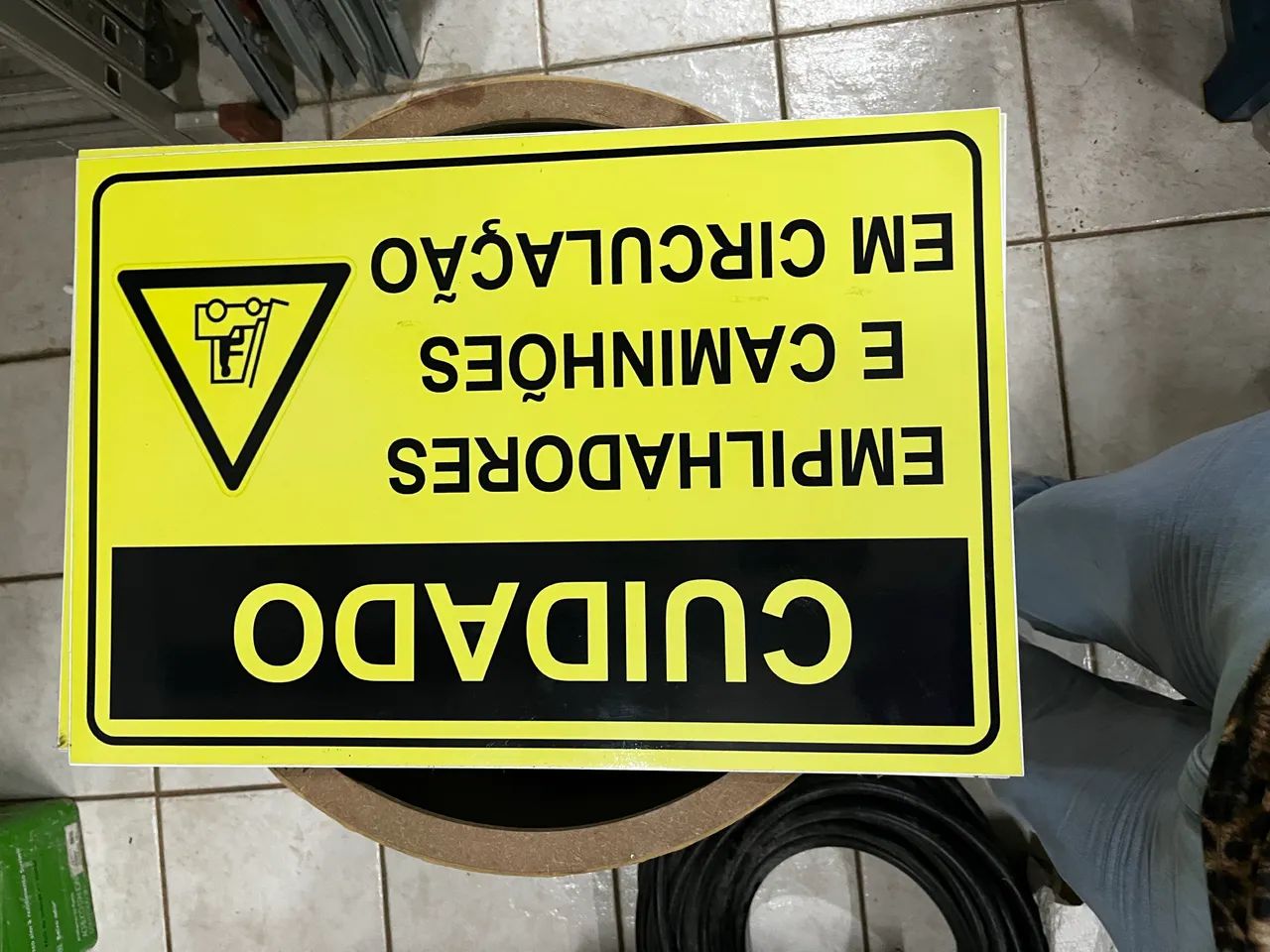 Placa de segurança do trabalho - 60x40cm - Foto 4