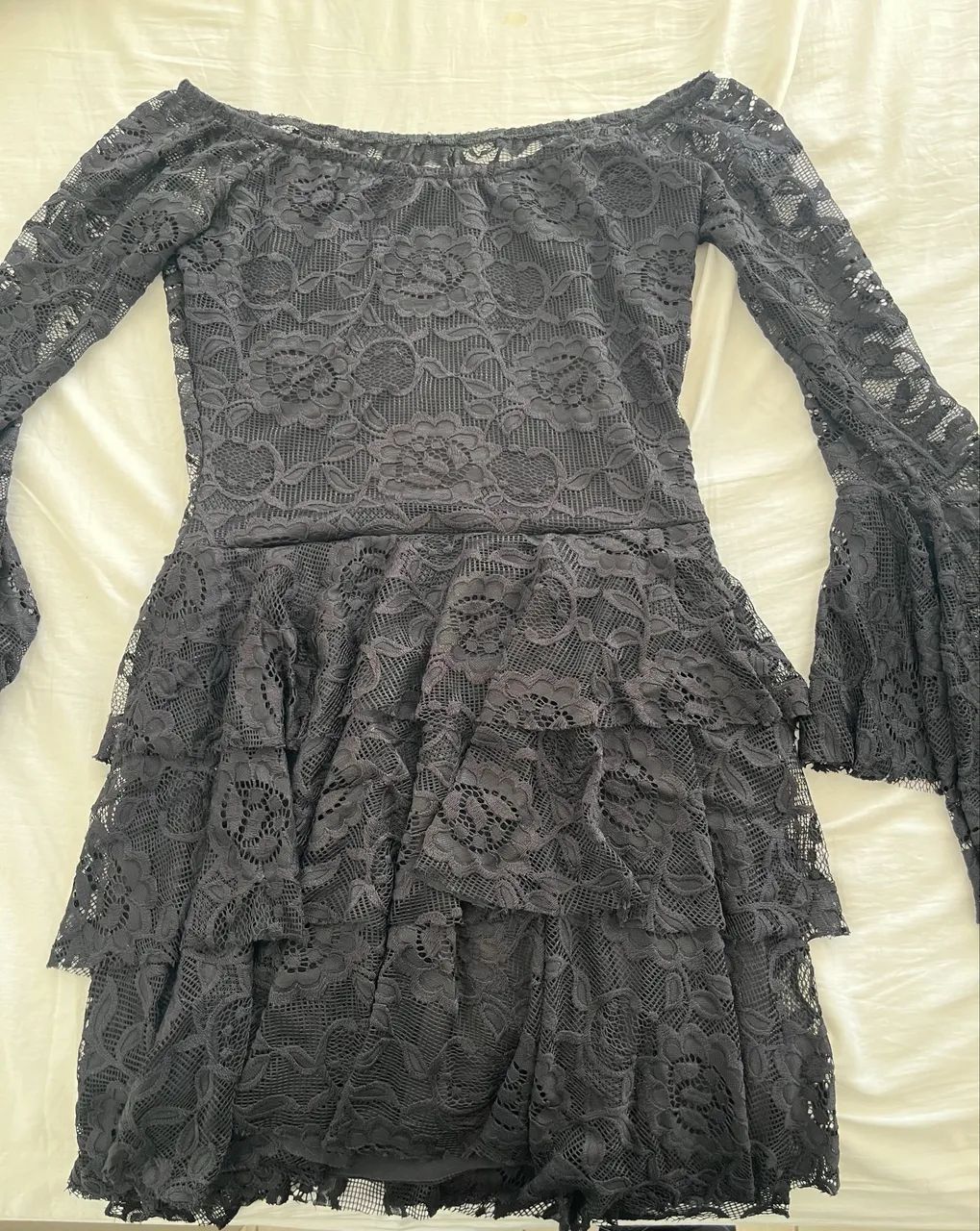 Vestido preto de renda  - Foto 4