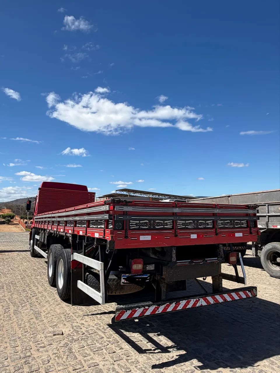 Volkswagen 24-280 6x2 - Foto 4