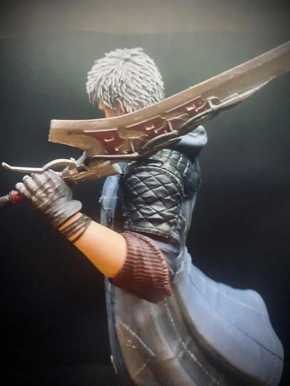 Action Figure Nero - Devil May Cry 5 (em resina) - Foto 3