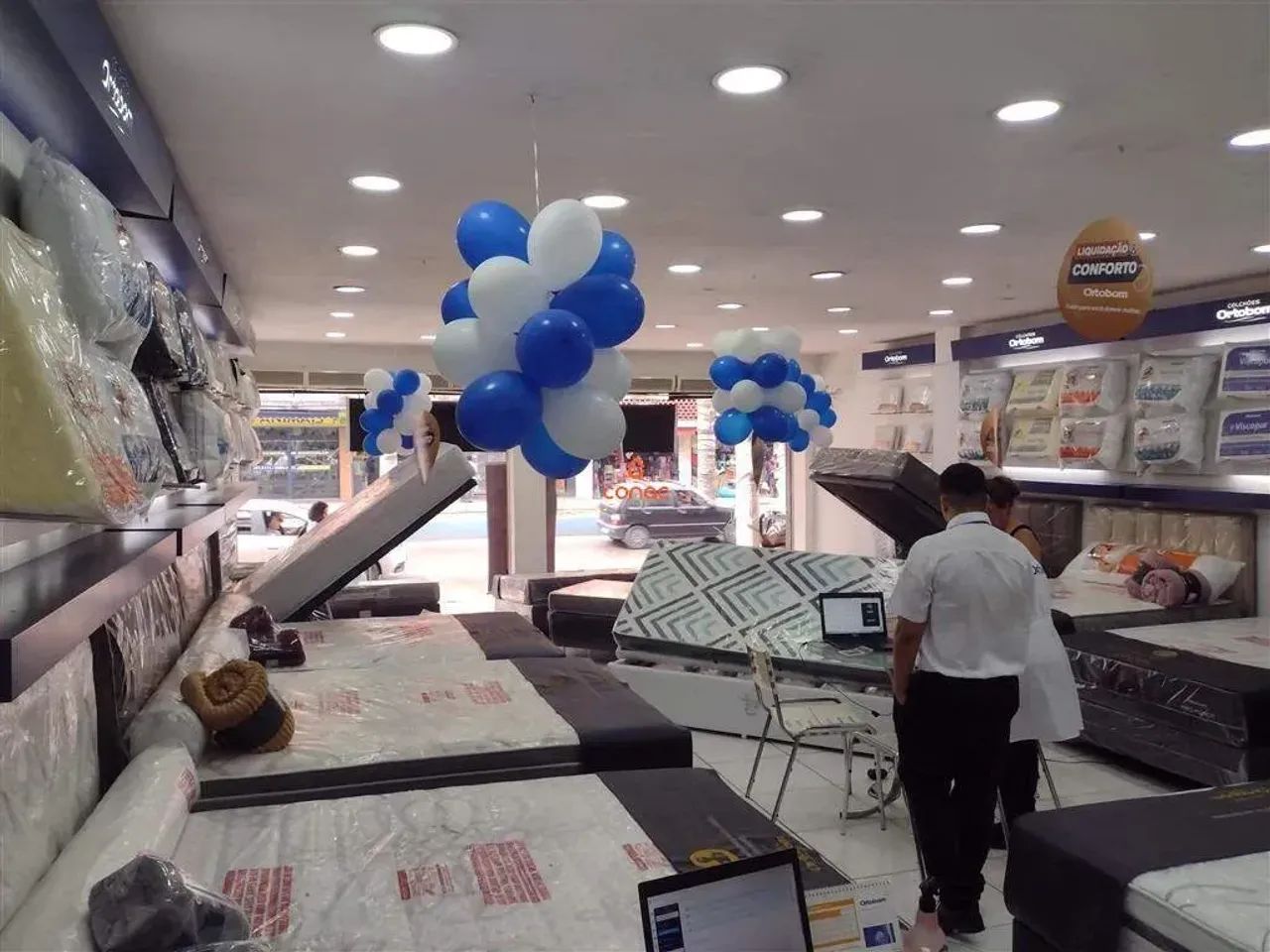 Loja com 187 m2 na Avenida Governador Leonel de Moura Brizola