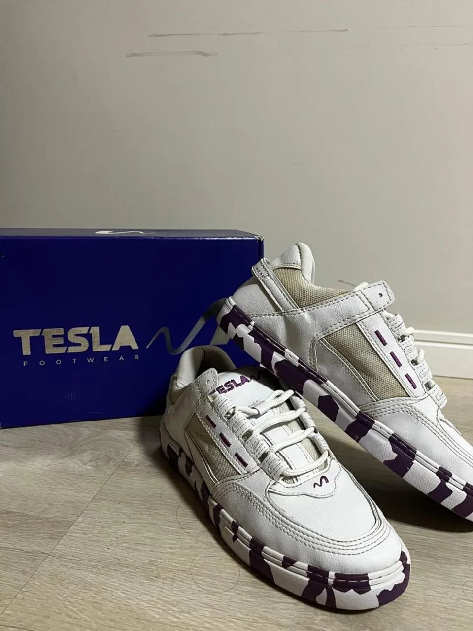 Tesla Coil White/Purple Mesclado