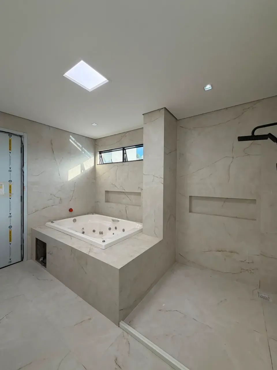 Casa no Alphaville/ 5 suítes / 396m2 de área construída - Foto 5