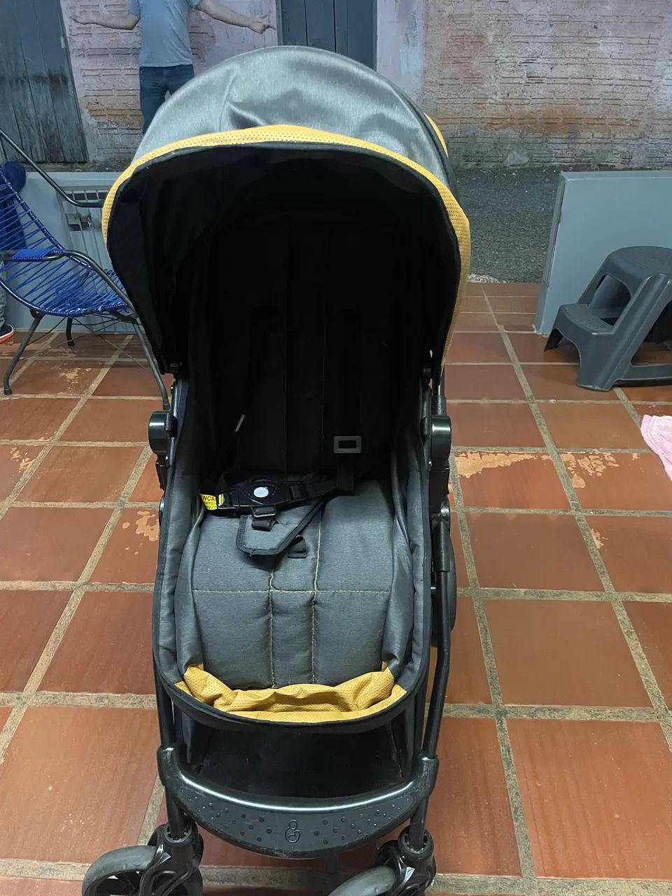 Carrinho + bebê conforto Galzerano