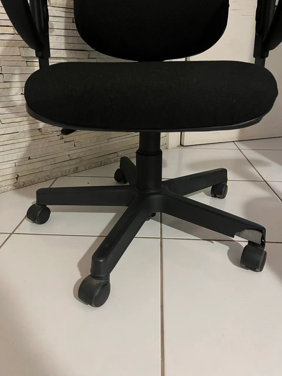 Cadeira de Escritório Confortável à Venda - Foto 2