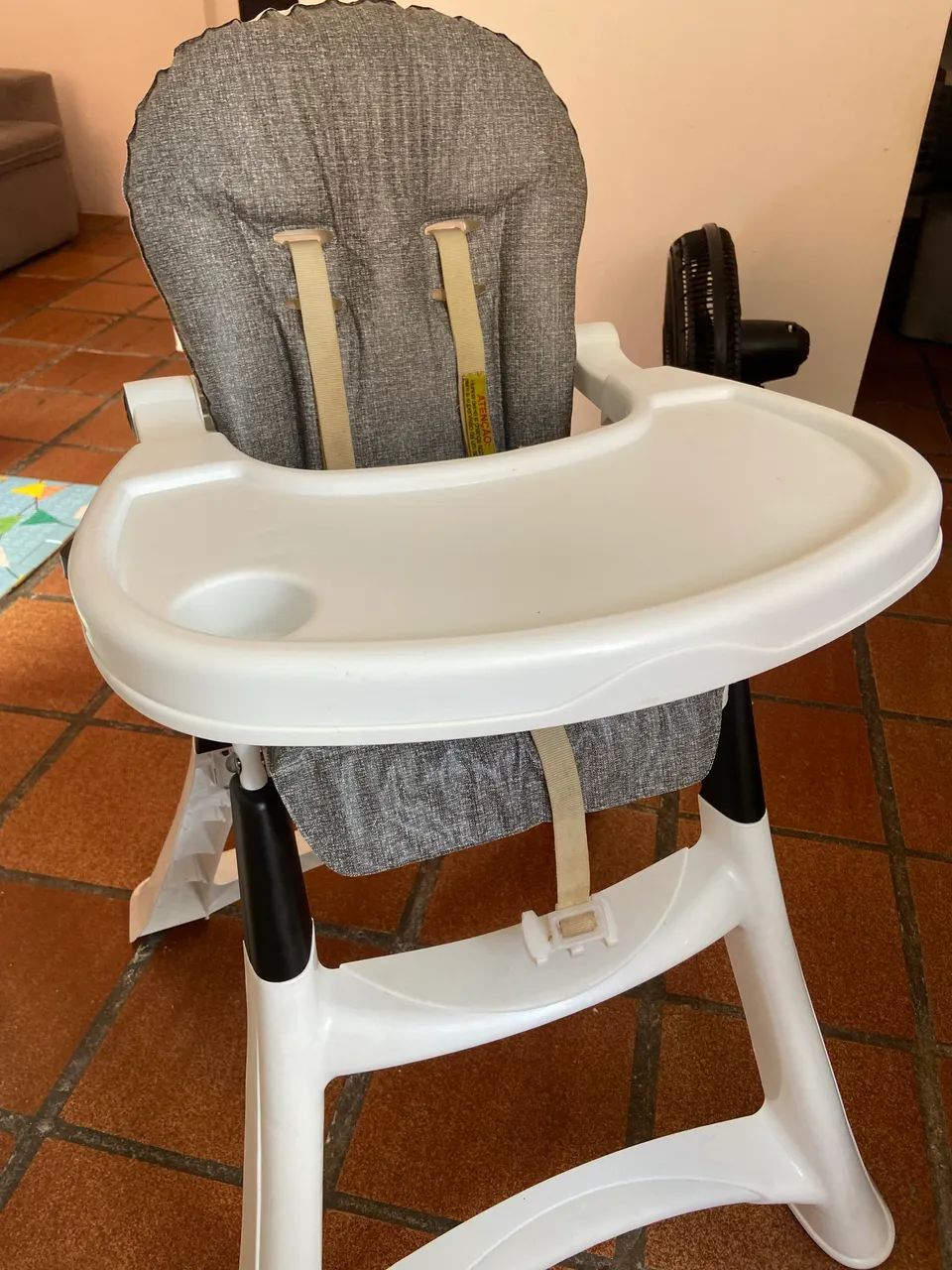 Cadeira de alimentação semi nova - galzerano