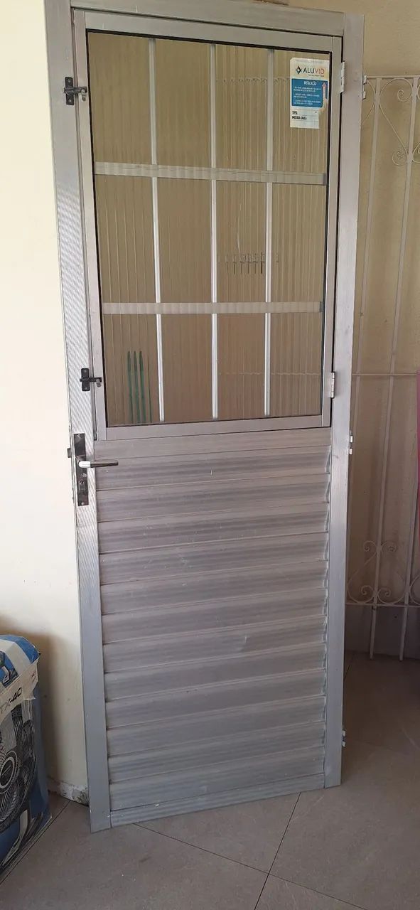 Vendo Porta de Alumínio 210 x 75