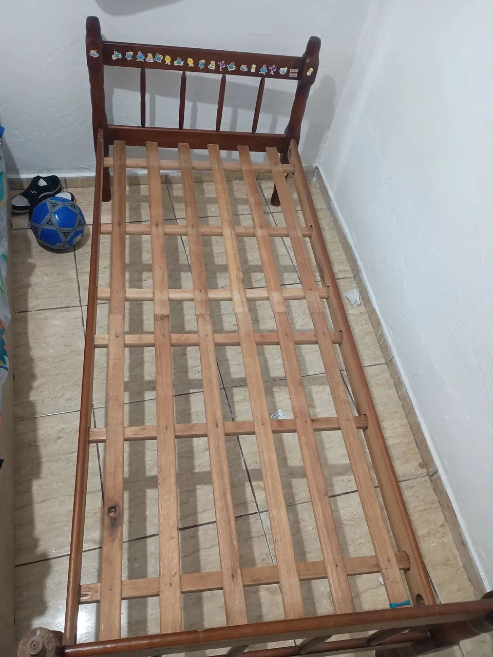 Cama solteiro Madeira 