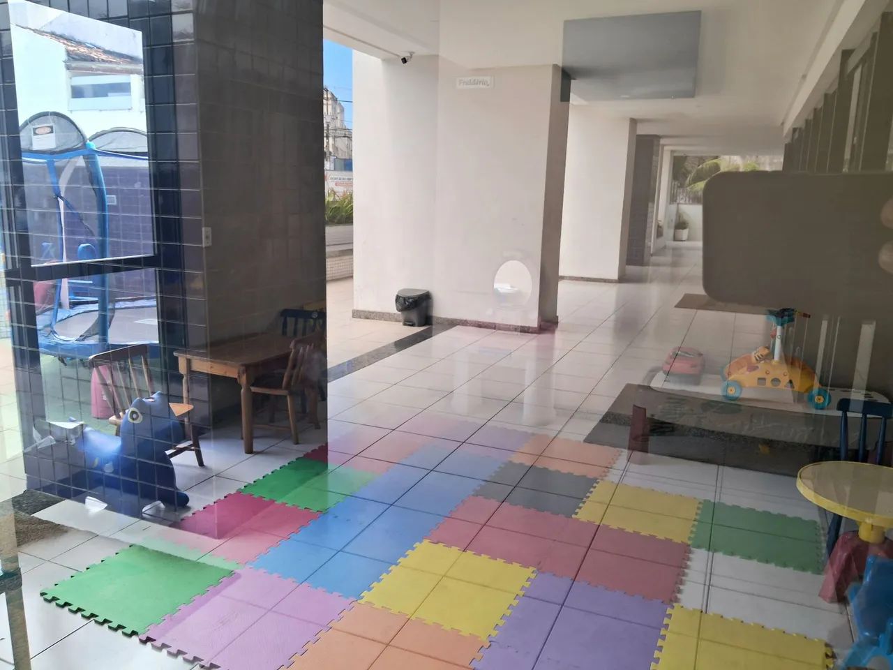 OPORTUNIDADE! Vendo apt 3/4 com varanda, andar alto, vista livre/mar e bem localizado. - Foto 4