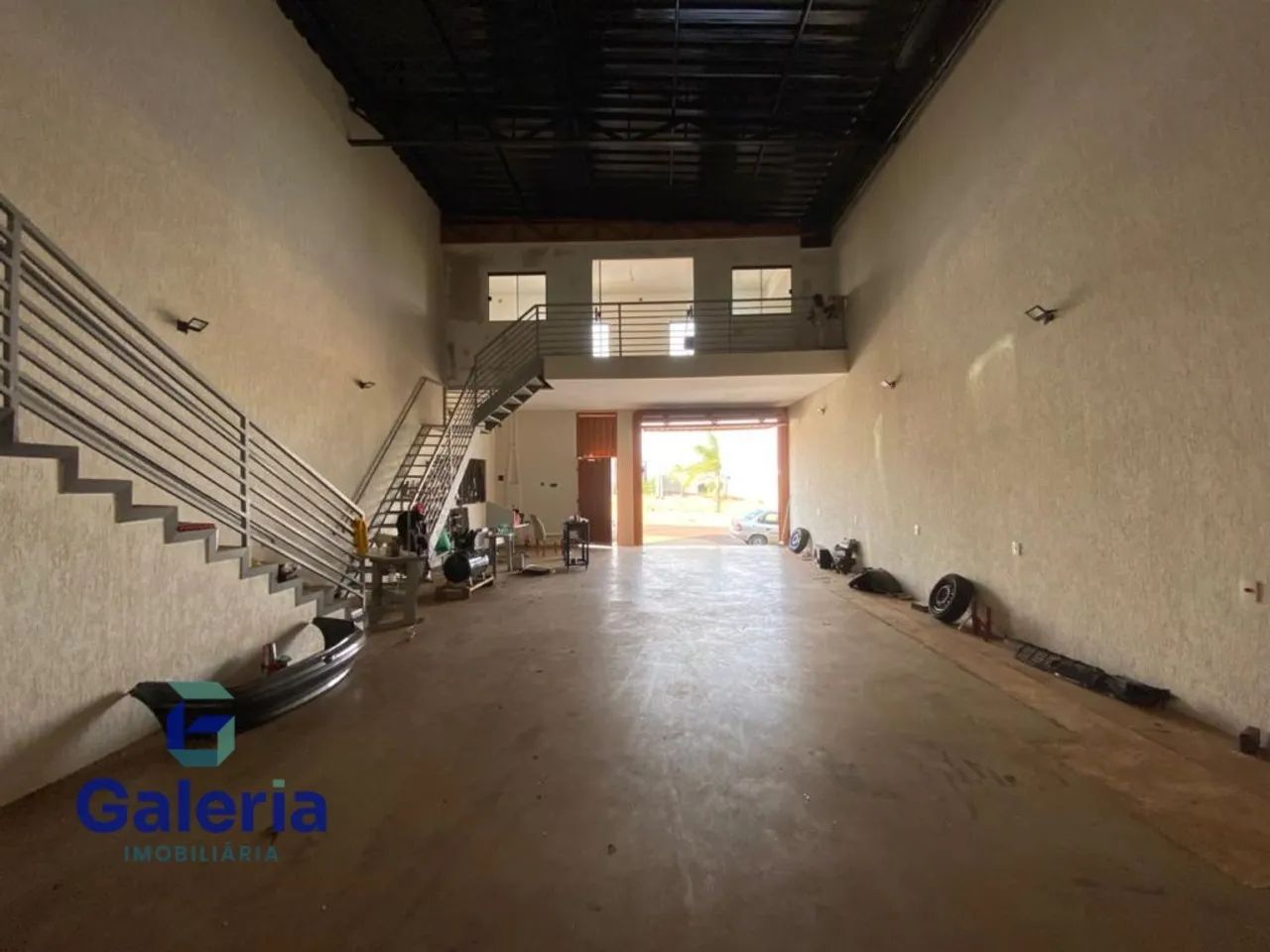 Galpão comercial para alugar, 300m² - Parque das Oliveiras