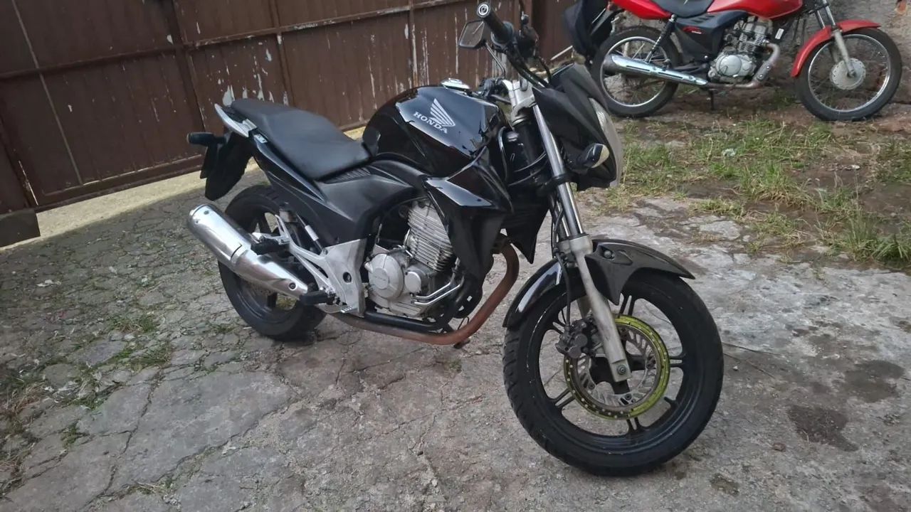 CB-300 - Foto 3