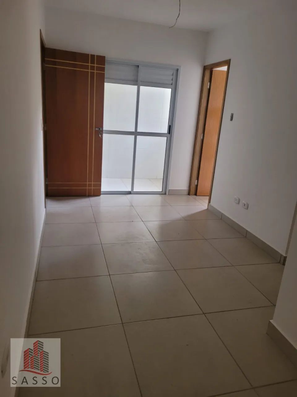 Vendo apartamentos e Studios com 1 quarto na Vila Mazzei.