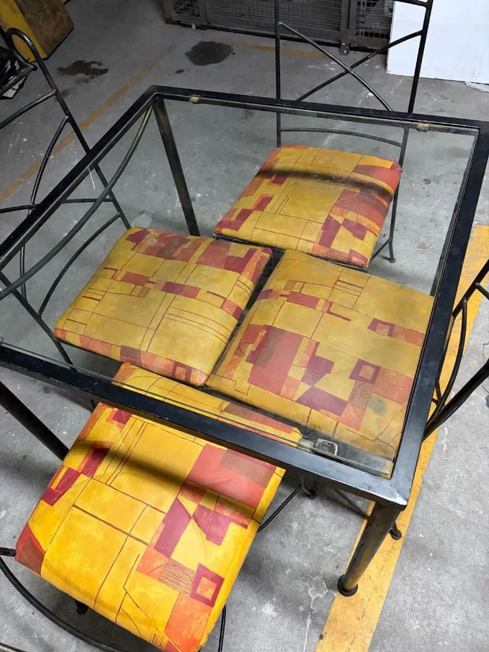 Jogo de mesa com 4 cadeiras tenho 8 jogos disponível - Foto 5