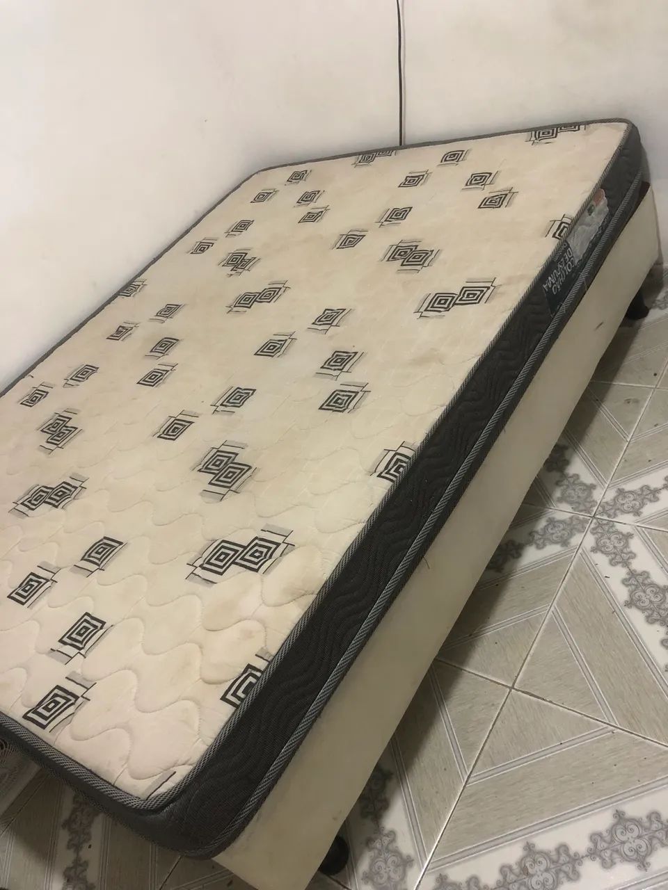 Vendo cama box de casal 