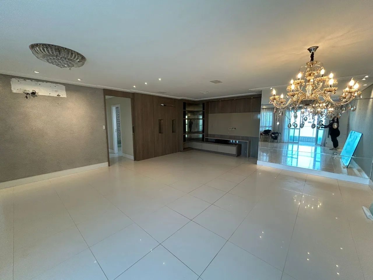 APARTAMENTO À VENDA NA PONTA DO FAROL, ANDAR ALTO 3 SUITES