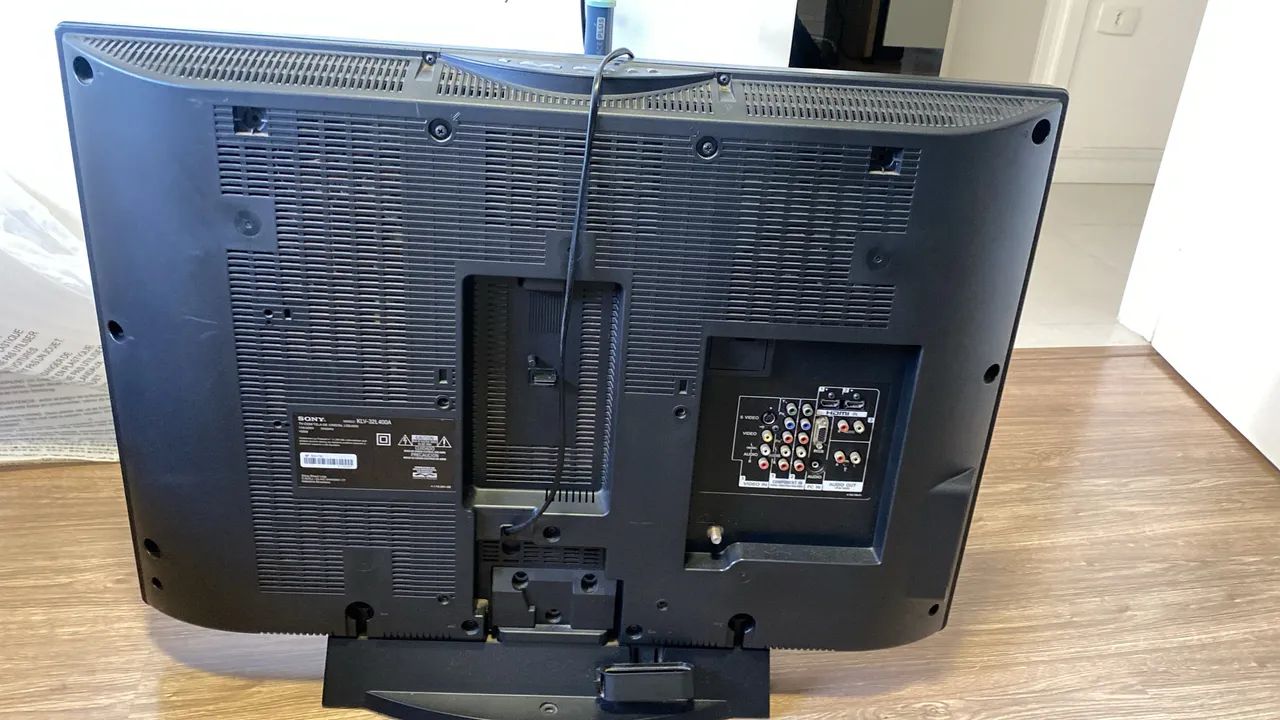TV Sony Bravia 32? LCD - Perfeita, com controle e base