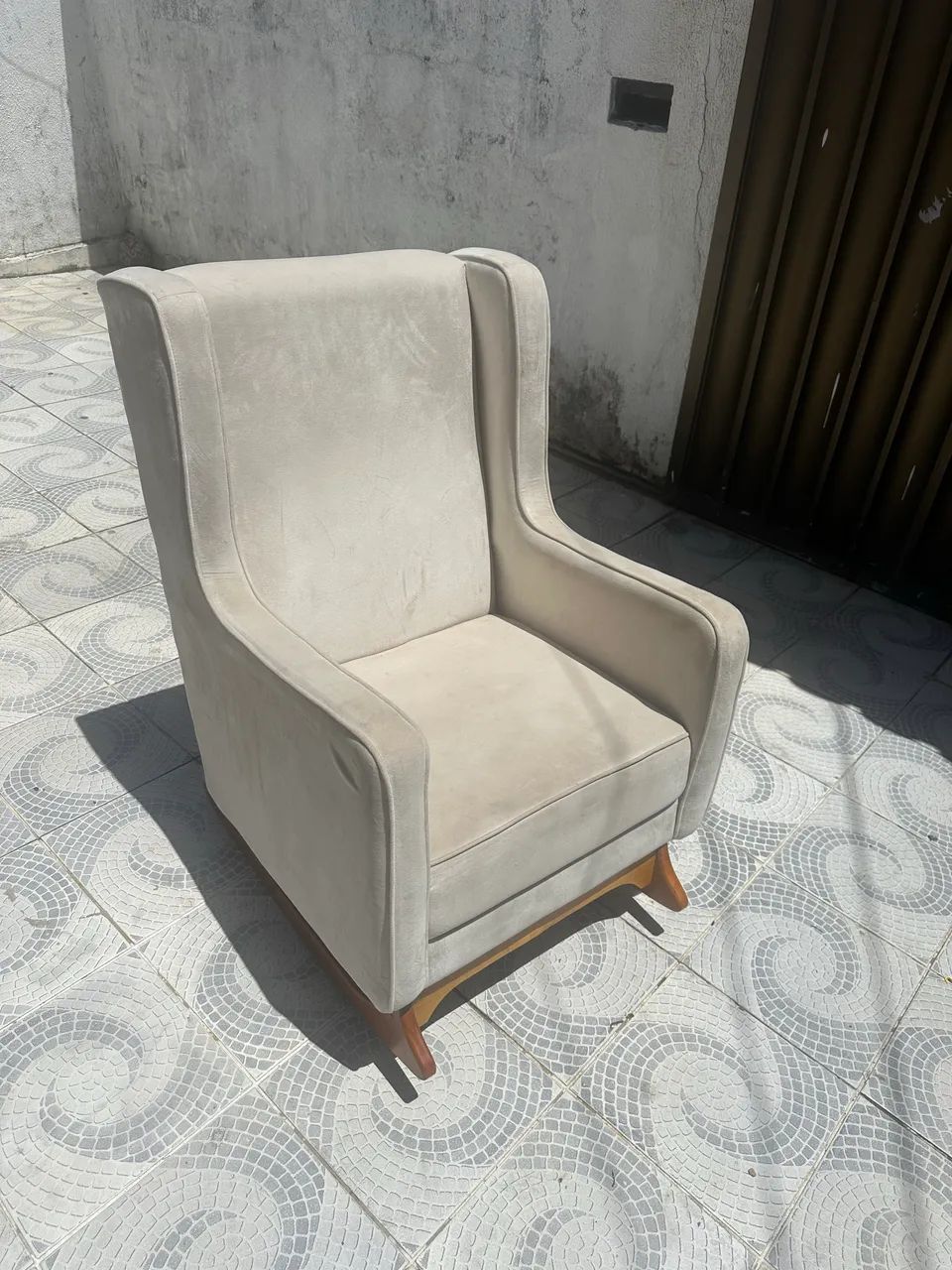 Vendo Excelente Cadeira de Balanço  - Foto 2