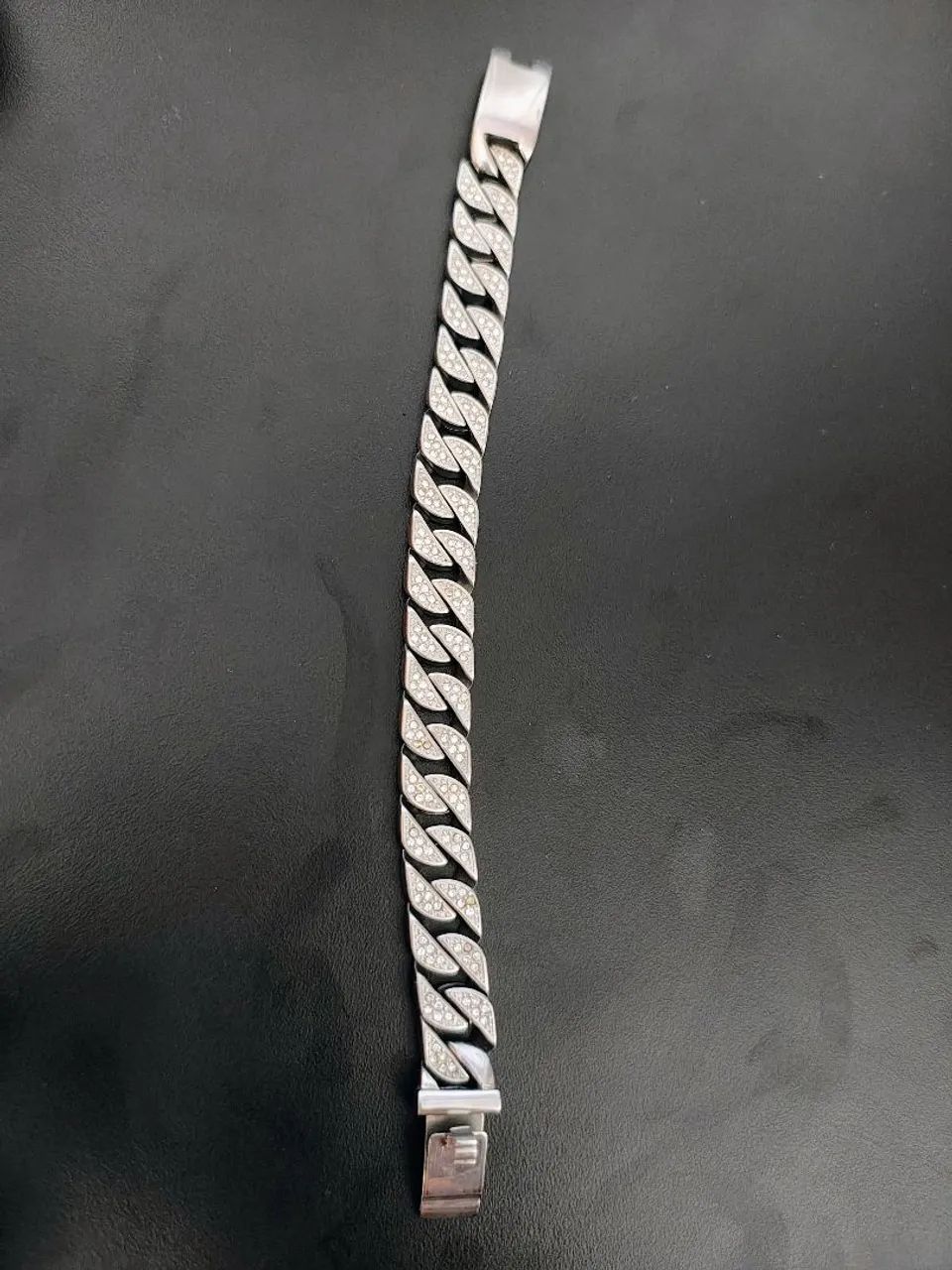 Pulseira de aço cravejada