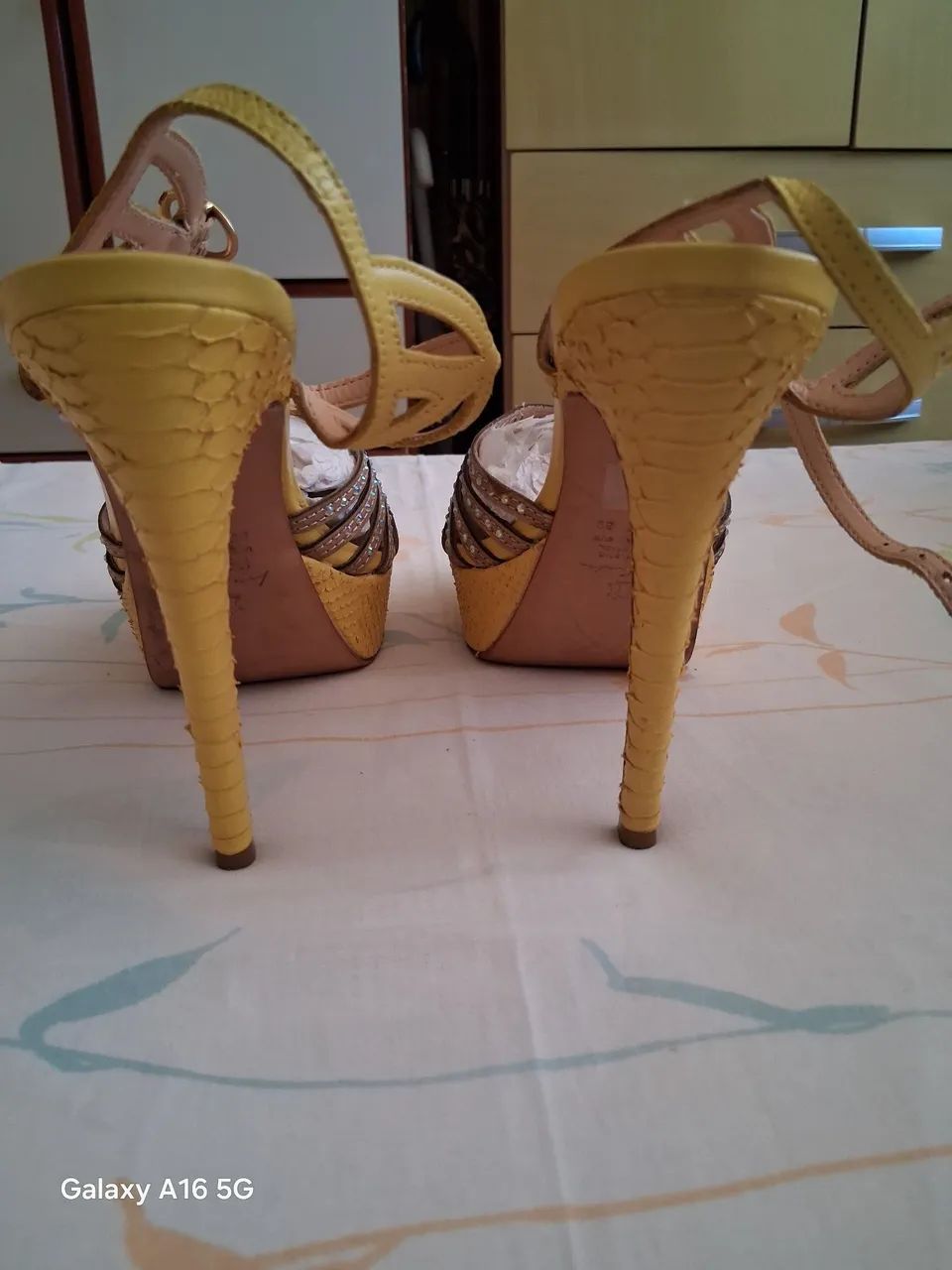 VENDO SAPATOS CONSERVADOS  - Foto 2