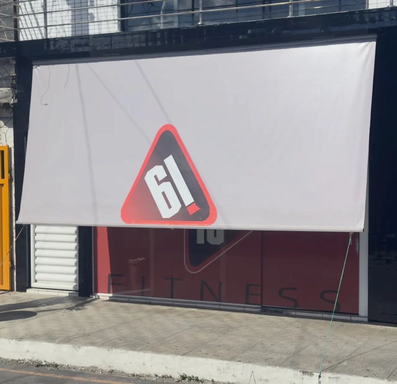 Toldo cinza reforçado