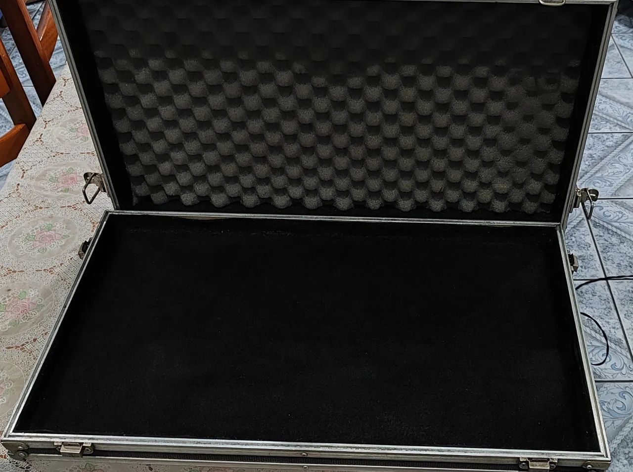 Case rígido 70cm x 40cm
