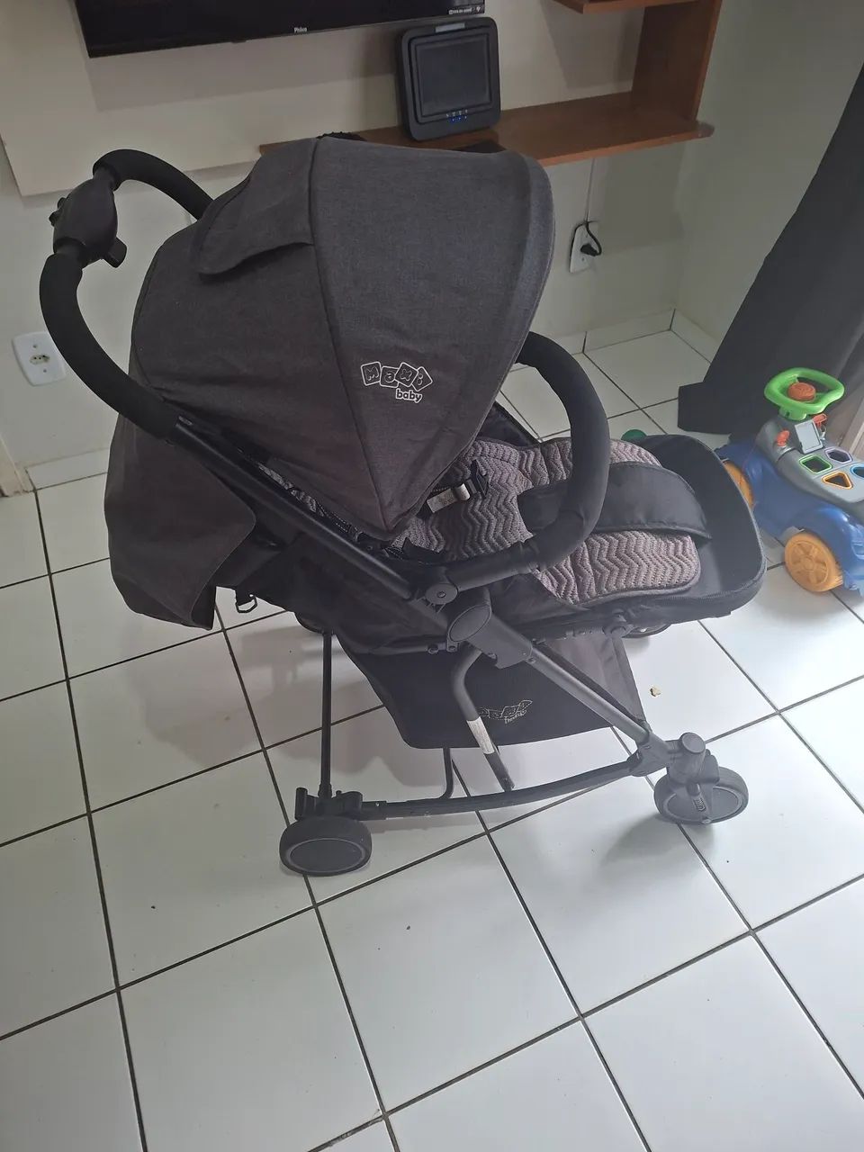 Carrinho de bebê + bebê conforto