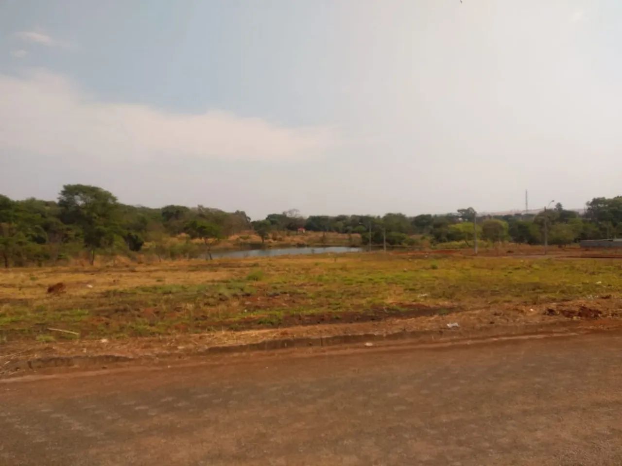 Fonte das Águas Lote 360 m² 18 m de frente e vista para o lago. Estudo pegar carro. Goiâni - Foto 6