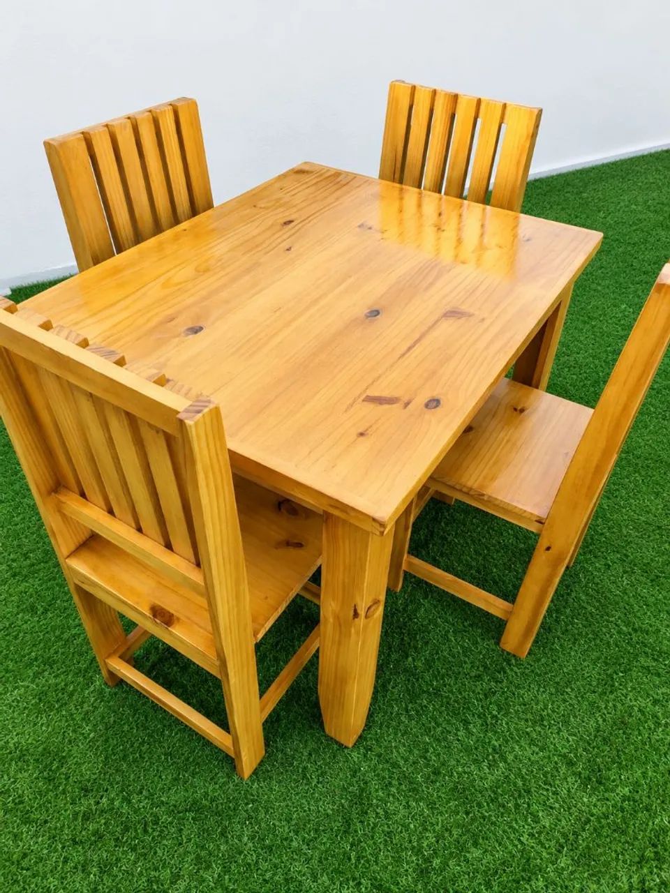 Conjunto de mesa e 4 cadeiras  - Foto 2