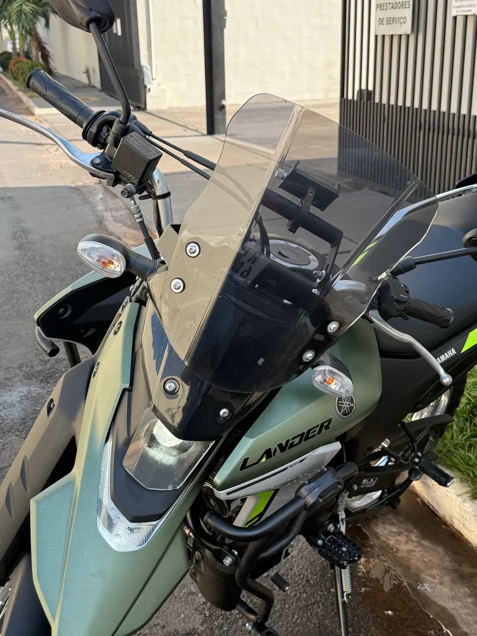 Yamaha Lander com acessórios 