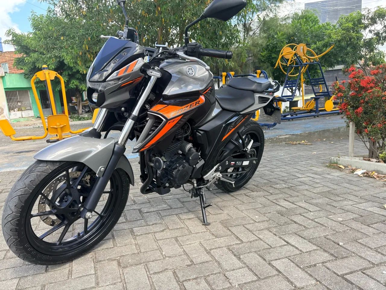 FZ25 Connected - Foto 5