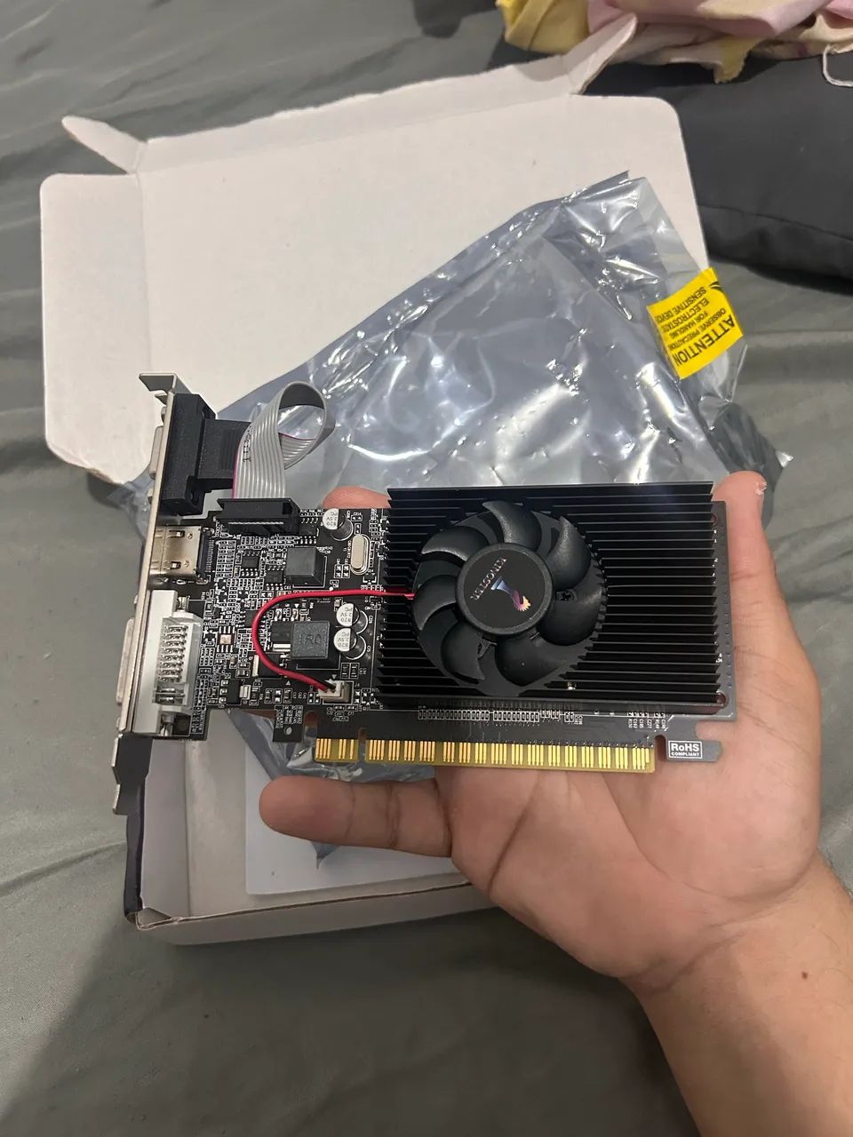 placa de video gt 610 2gb, nunca usada - Foto 2