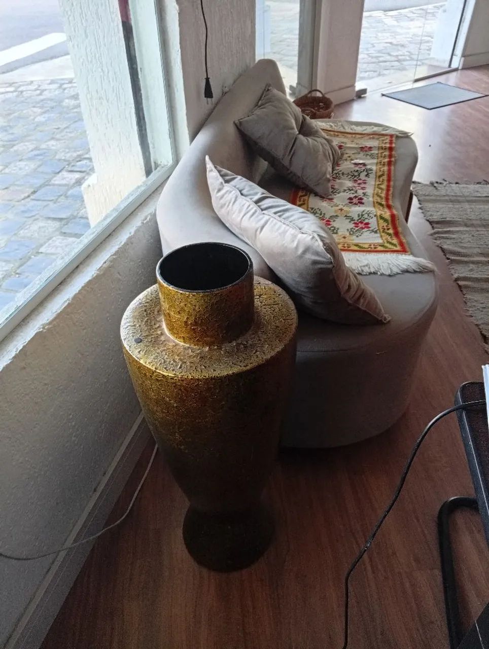 Vaso antigo cerâmico vitrificado. 