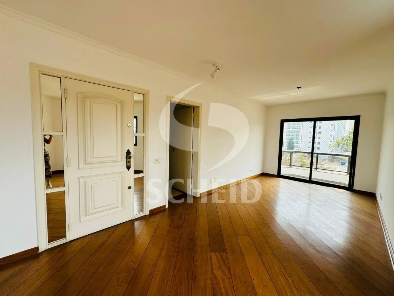 Imóvel à Venda no Campo Belo com 180m², 3 quartos e 3 vagas
