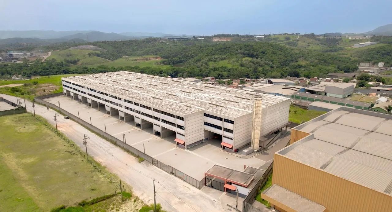 Galpão com 1891m2 em Araçariguama/SP