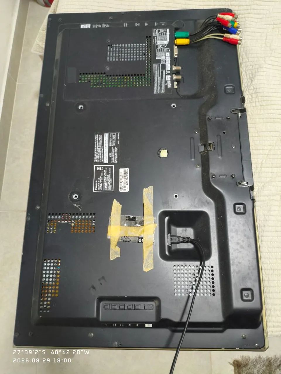Tv Panasonic 40 polegadas retirar peça  - Foto 2