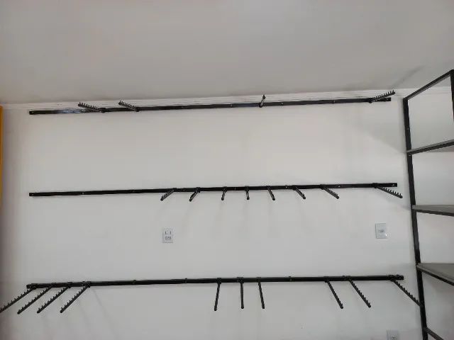 47 cabideiros e 7 barras ( Estrutra Cabideiro / Exposição / Loja)