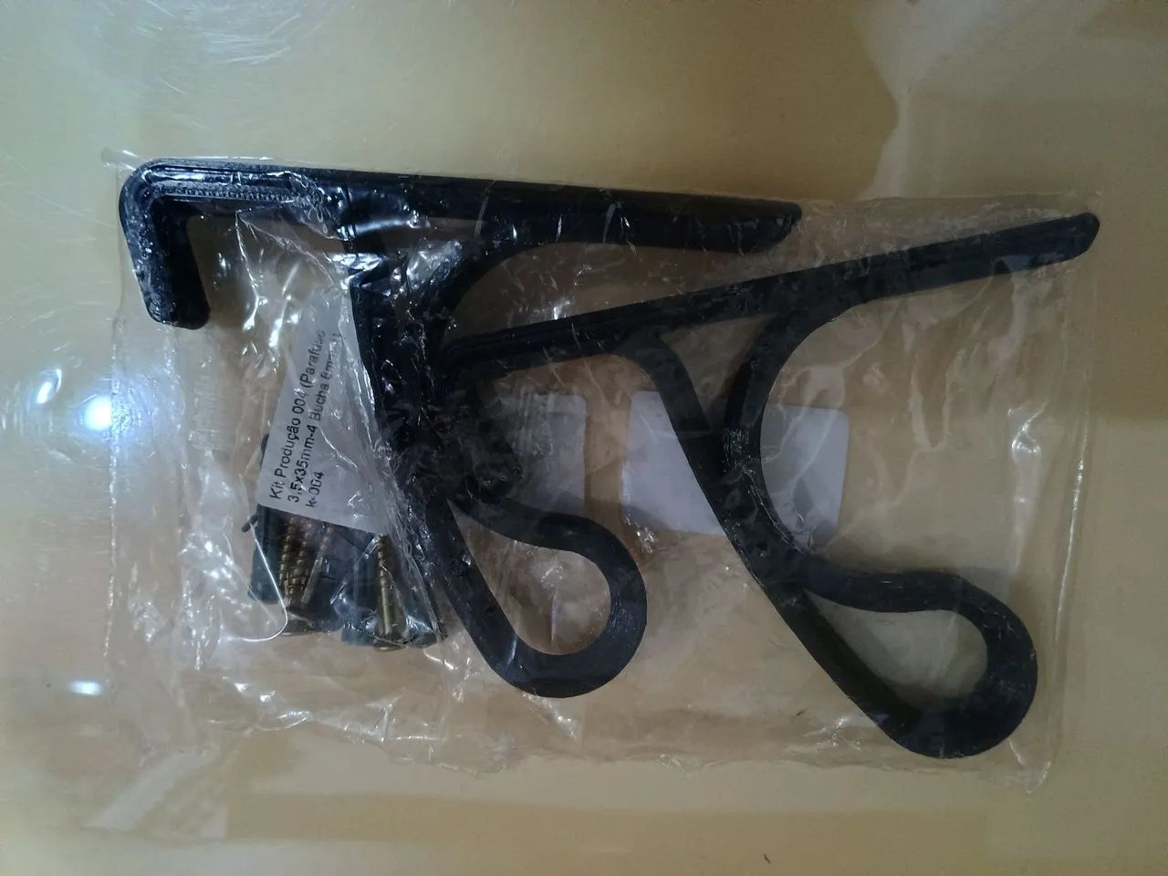 Kit suporte para capacete - fixa na parede